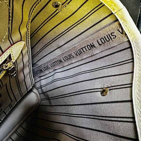 Brand New Louis Vuitton Neverfull PM Beige Interior - Picture 14 of 14